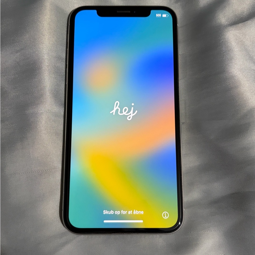 iPhone X 10 64gig T-Mobile locked great condition - Picture 2 of 6